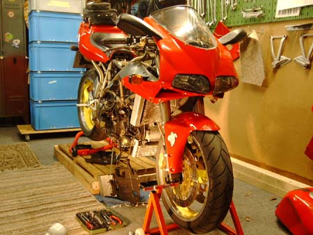 Ducati in der Garage